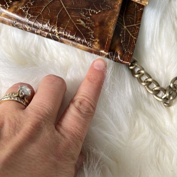 Cango and Ronaldo embossed leaf bag - Picture 11 of 12